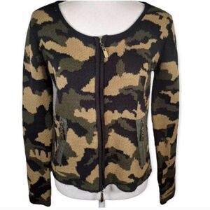 LUMIERE GREEN CAMO ZIP FRONT SWEATER SZ.S EUC.